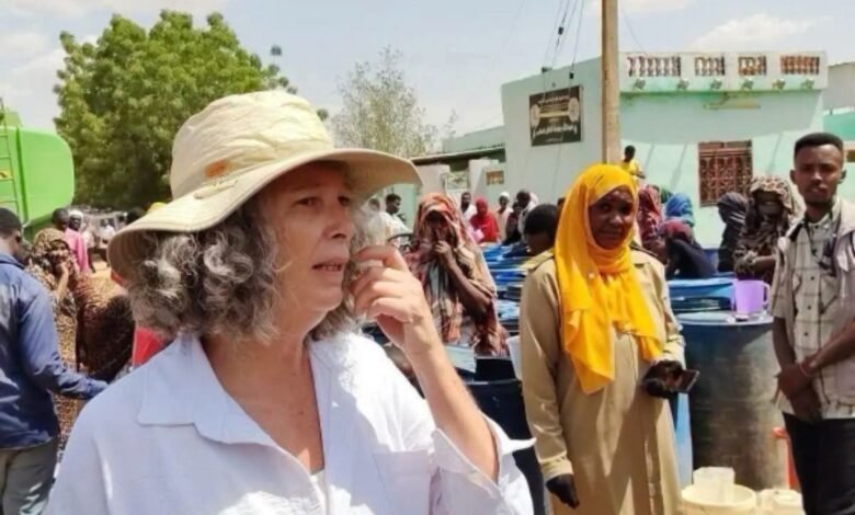 زيارة وزيرة الخارجية البريطانية الى معسكر أدري